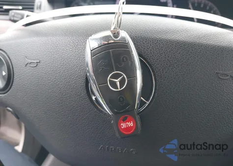 2007 Mercedes-Benz S 550 z USA, uszkodzony, nr VIN WDDNG71X67A078699